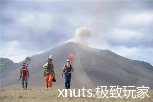 活火山上玩滑雪，酷毙了！