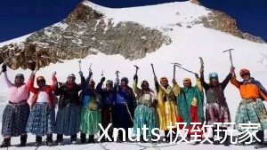 任性大妈穿花裙登山震撼视频，秒杀广场舞